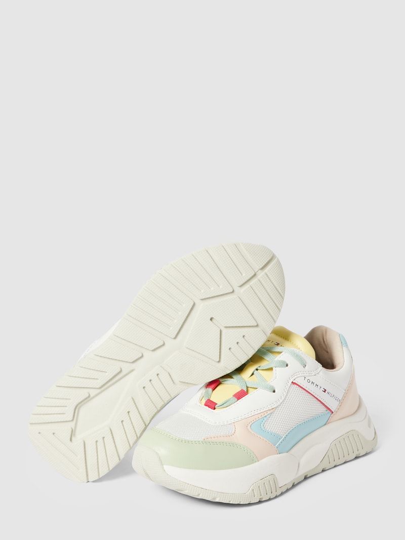 Sneaker mit Label-Details Modell 'DAPHNE' in weiß