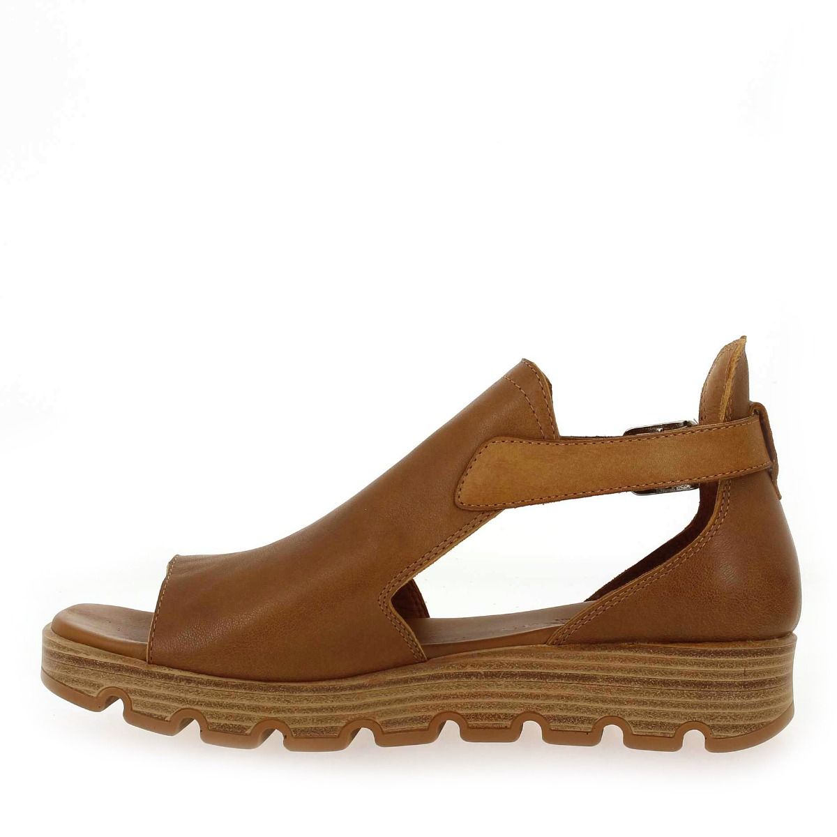 Paula Urban  26551 - Camel