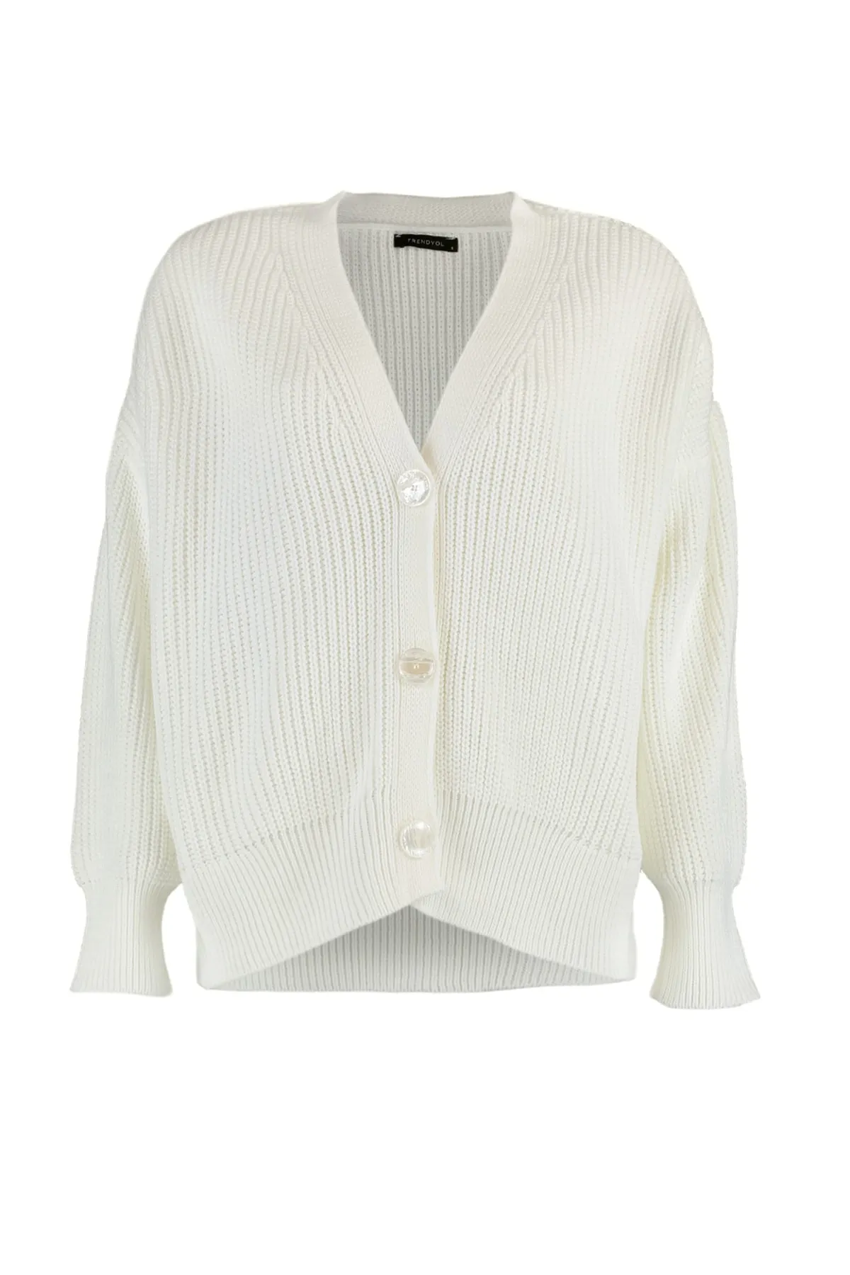 Trendyol Collection  Ecrufarbene Strickjacke mit V-Ausschnitt und weiter Passform TWOAW20HI0215