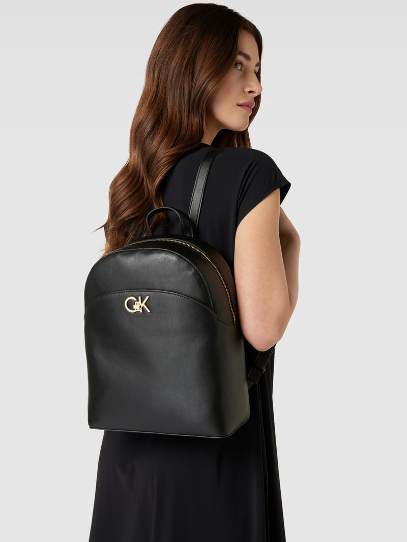 Rucksack in Leder-Optik Modell 'RE-LOCK' in schwarz