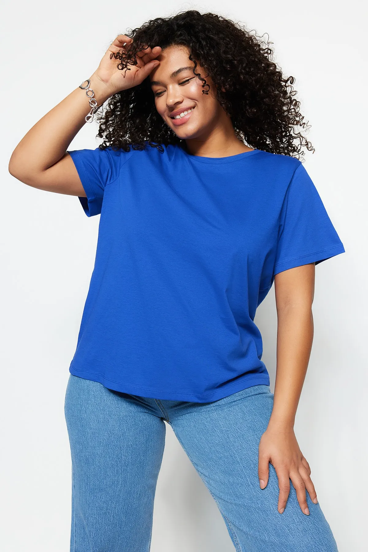 Trendyol Curve  Saks Basic Rundhals-Strick-T-Shirt TBSSS22TS0733