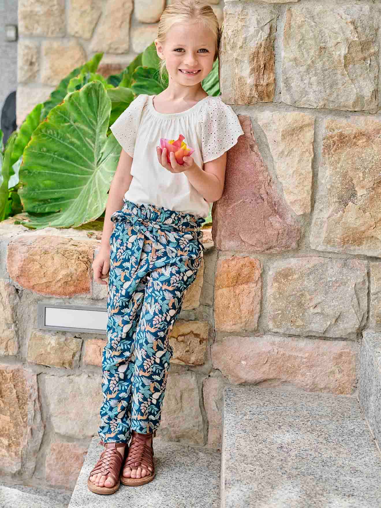 Vertbaudet Mädchen 3/4-Hose aus fließendem Stoff, Blumenprint Oeko-Tex - grün bedruckt