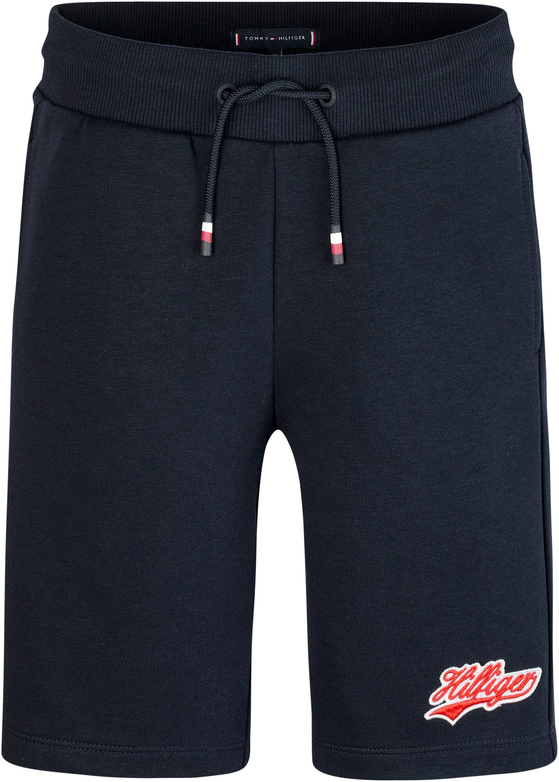 Tommy Hilfiger Sweatshorts HILFIGER SCRIPT SWEATSHORTS mit Logostickerei
