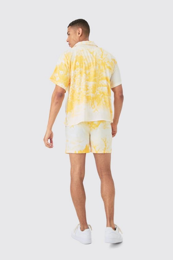 Kastiges florales Satin-Hemd mit kurzen Ärmeln & Shorts