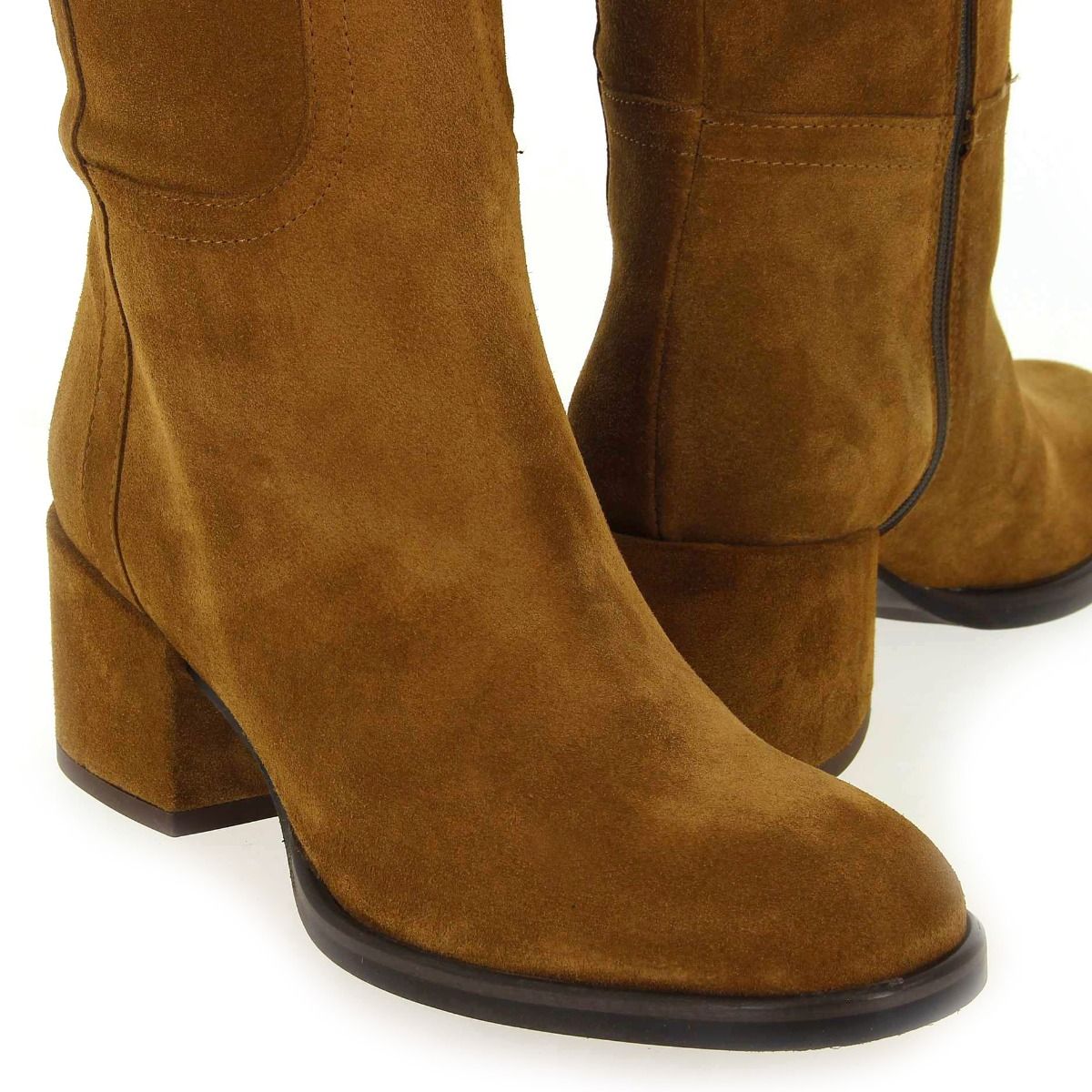 The Seller  RS2338 F8108  - Cognac