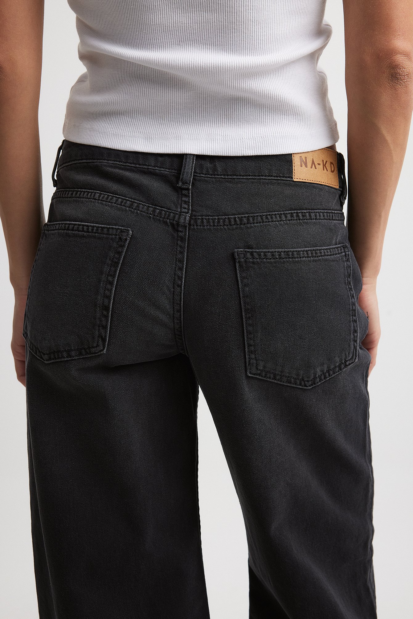 Weite Jeans mit tiefer Taille