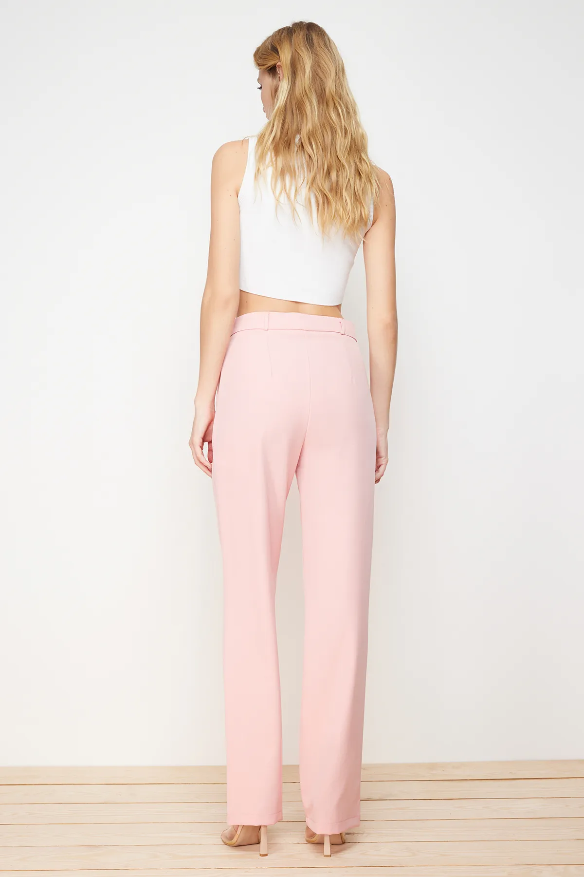 Trendyol Collection  Rosa gerade/gerade geschnittene, plissierte Webhose mit weitem Bein TWOSS21PL0155
