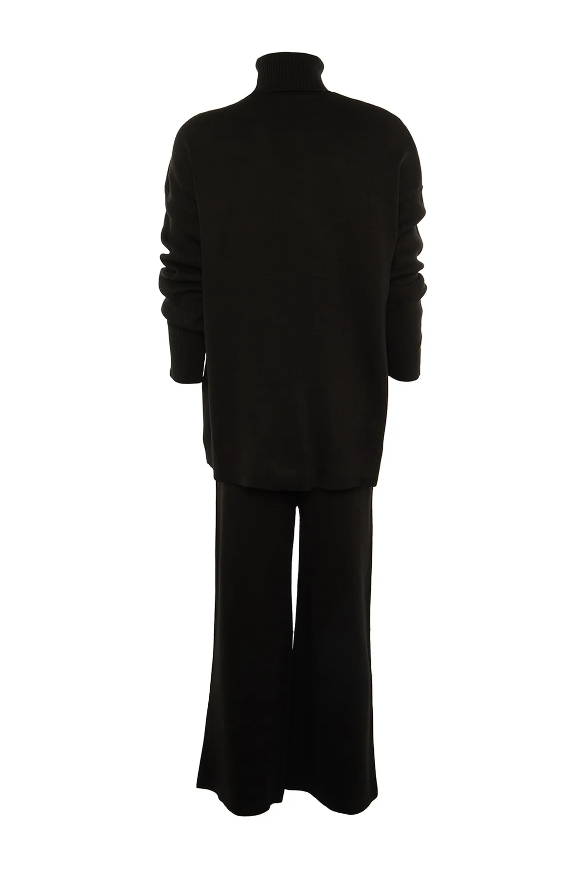 Trendyol Collection  Schwarzes Rollkragenpullover-Hosen-Set aus Strickoberteil und -unterteil mit Schlitzdetail TWOAW22AU0102