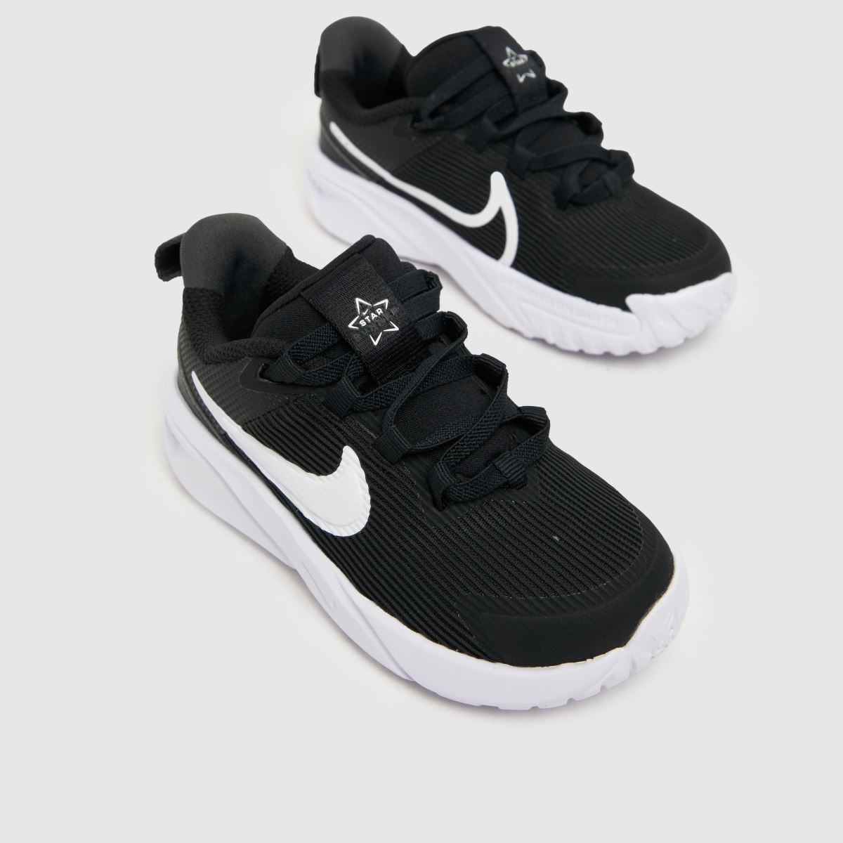 Nike Star Runner 4 gyerek cipő, fekete-fehér, 42