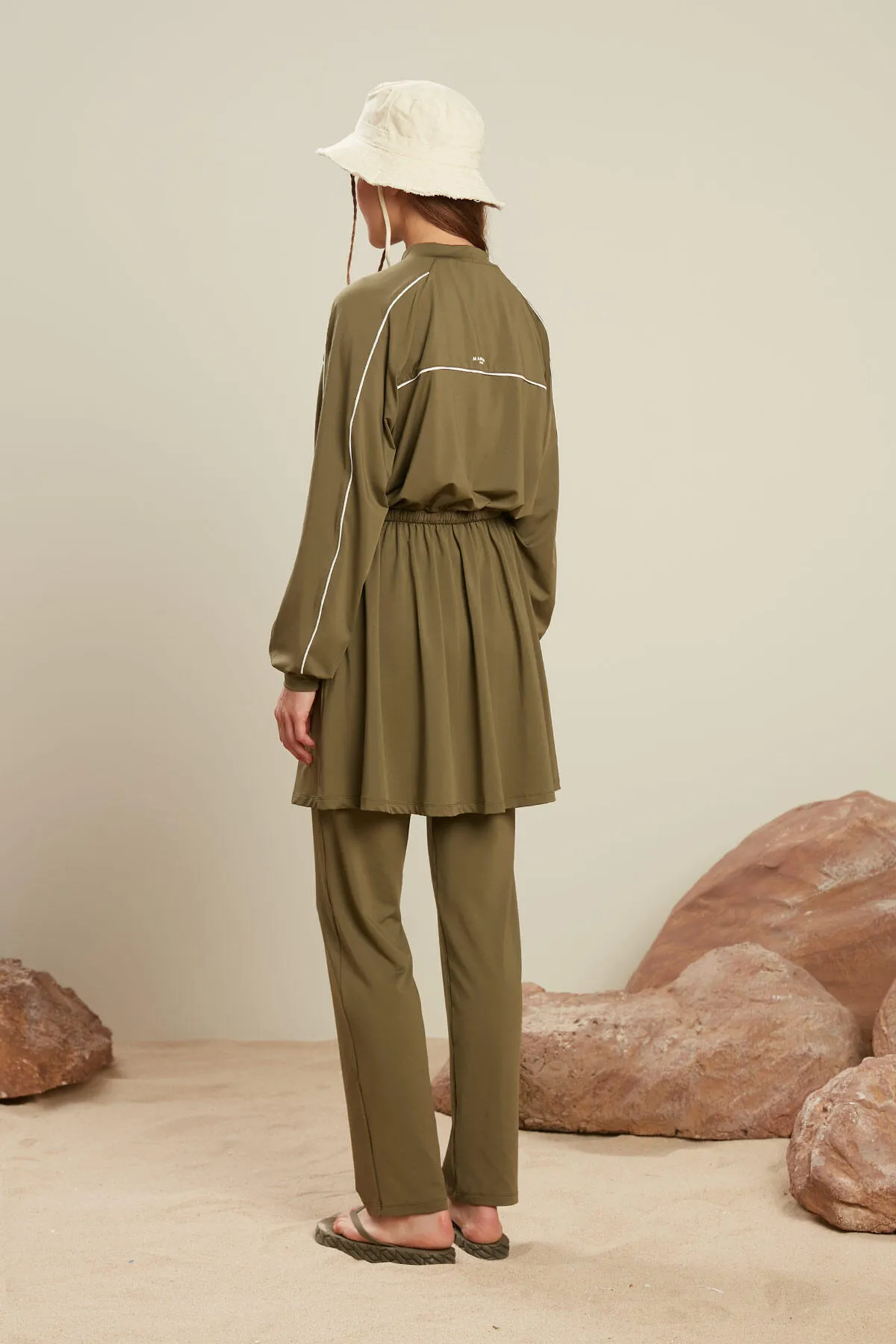 Manuka  HIJAB-BADEHOSE MIT GERADE BEIN, KHAKI
