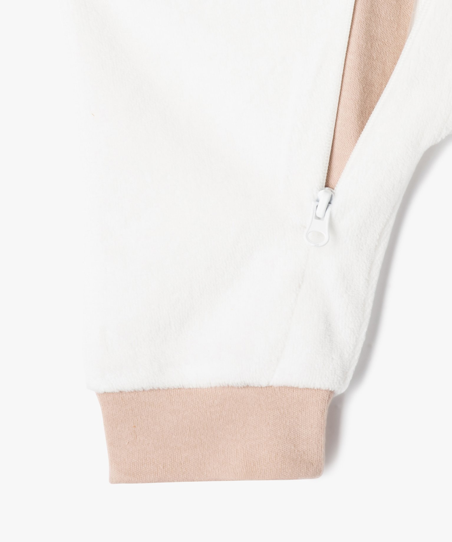 Pyjama en velours avec ouverture zippée devant bébé - Pet... ecru | GEMO