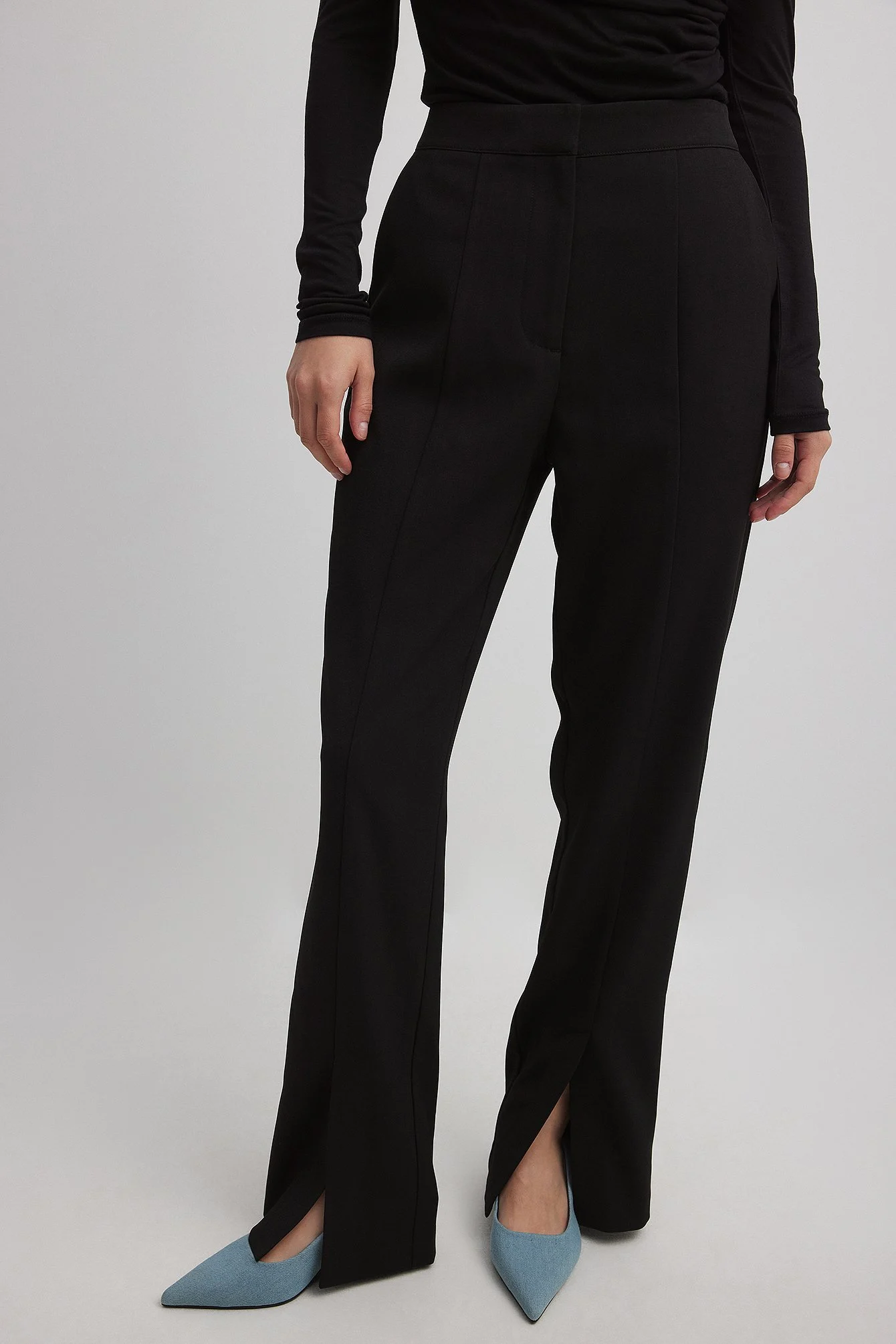 Hose mit hoher Taille und Frontschlitz