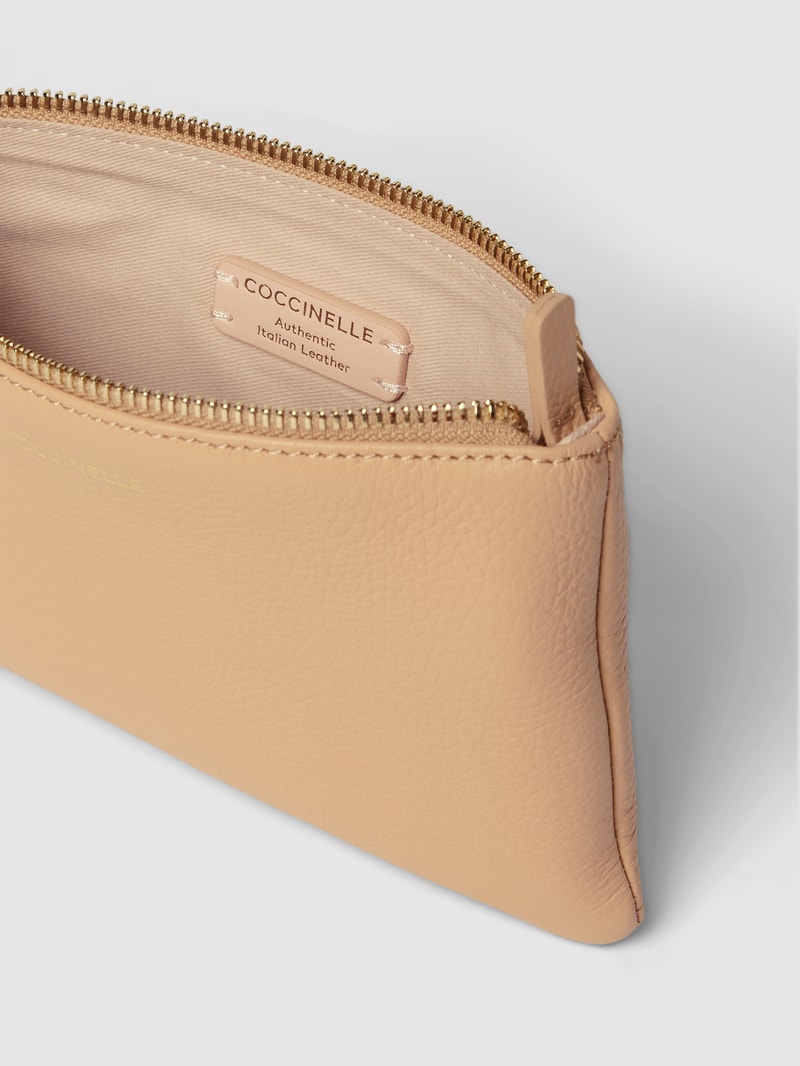 Kosmetiktasche mit Label-Detail Modell 'NEW BEST METALLIC SOFT' in beige