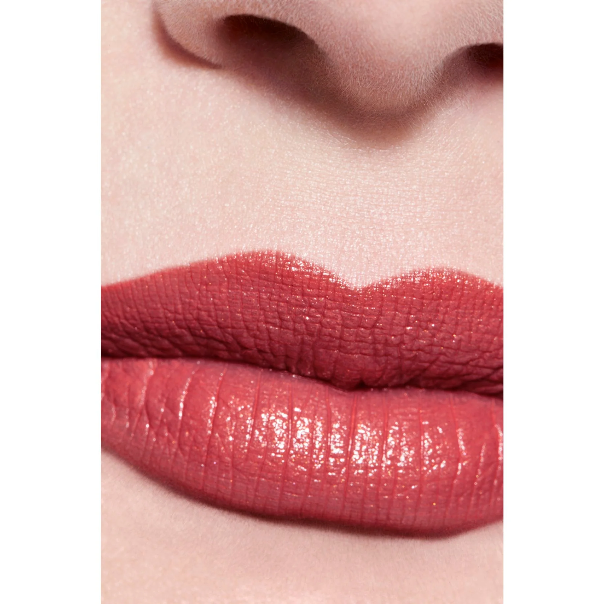 ROUGE ALLURE L'EXTRAIT - LABIAL DE ALTA INTENSIDAD - EXTRACTO LIGERO Y CUIDADOSO - RECARGABLE