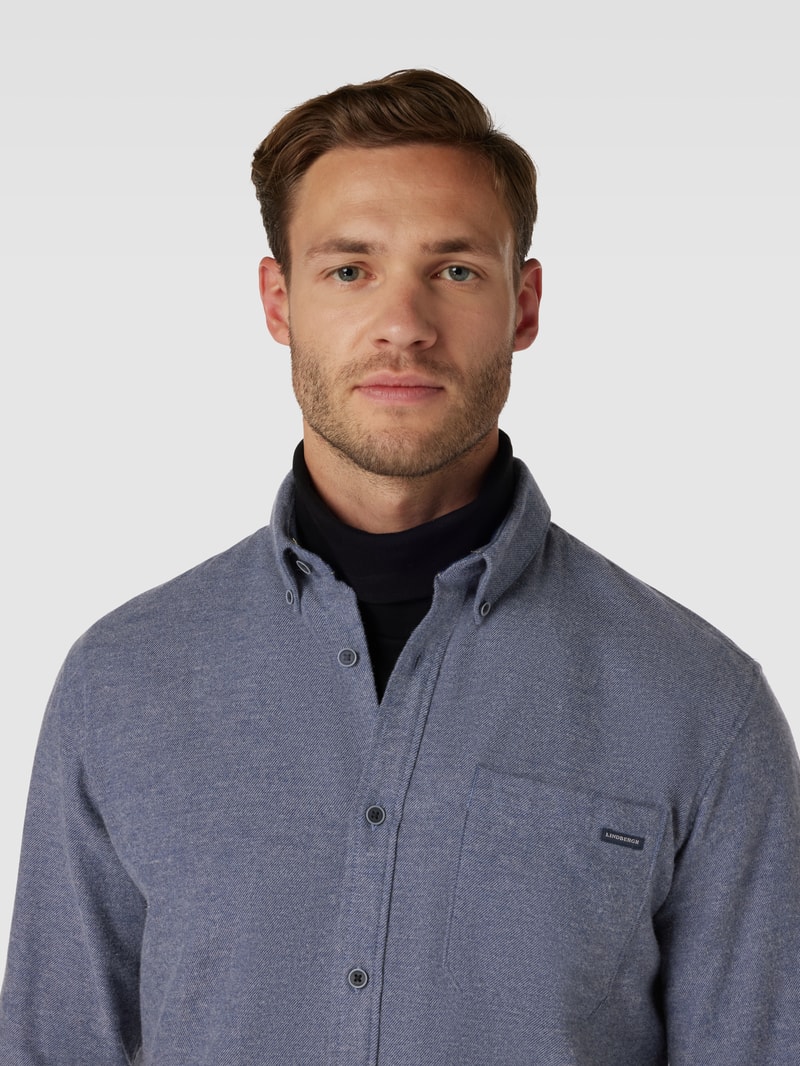 Freizeithemd mit Label-Detail in royalblau