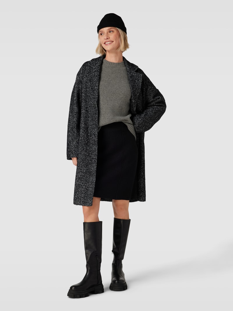 Mantel mit Strukturmuster Modell 'Hajoki' in schwarz