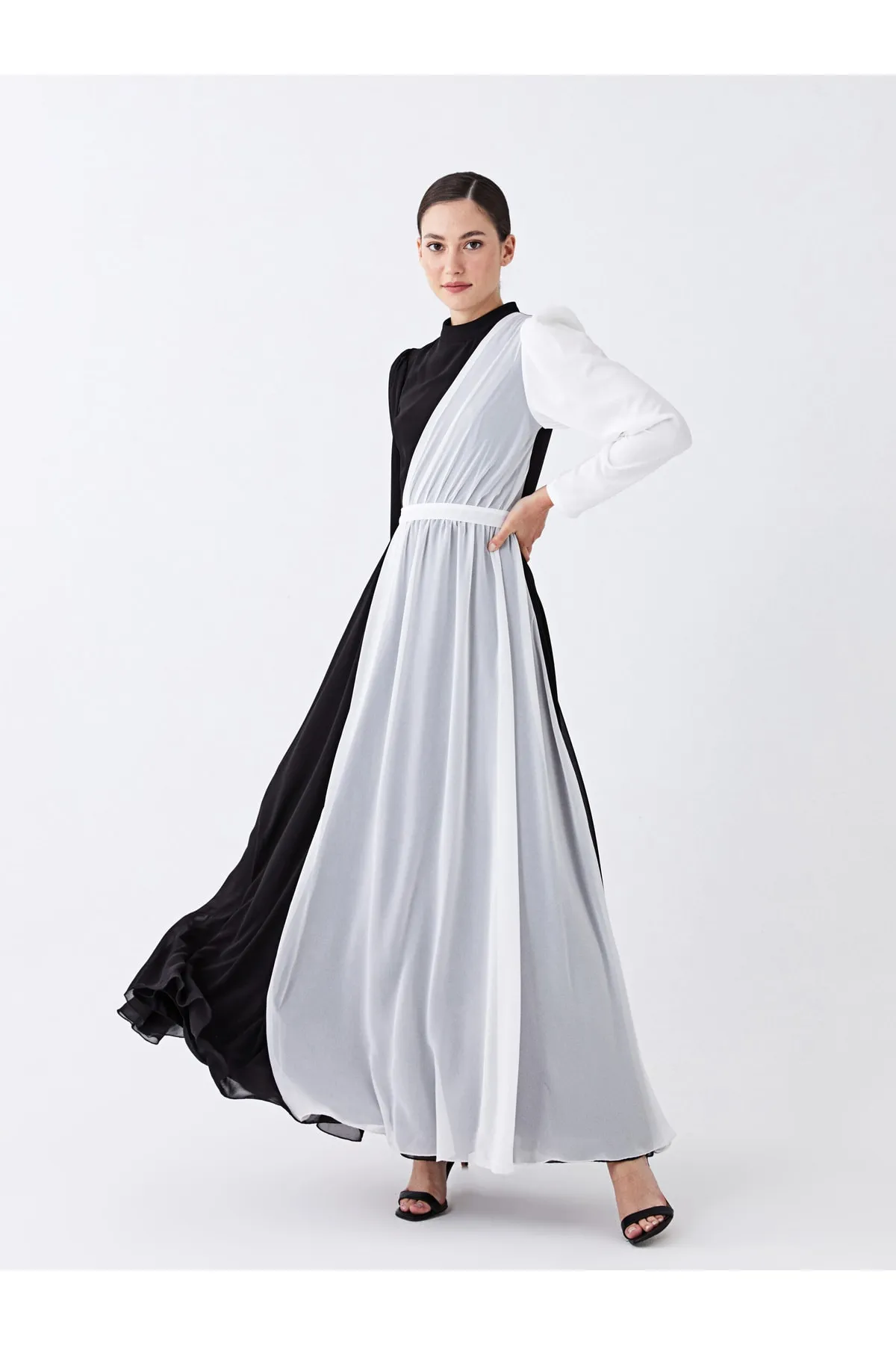 LC Waikiki  Langärmliges Damenkleid mit hohem Kragen und Farbblockdesign