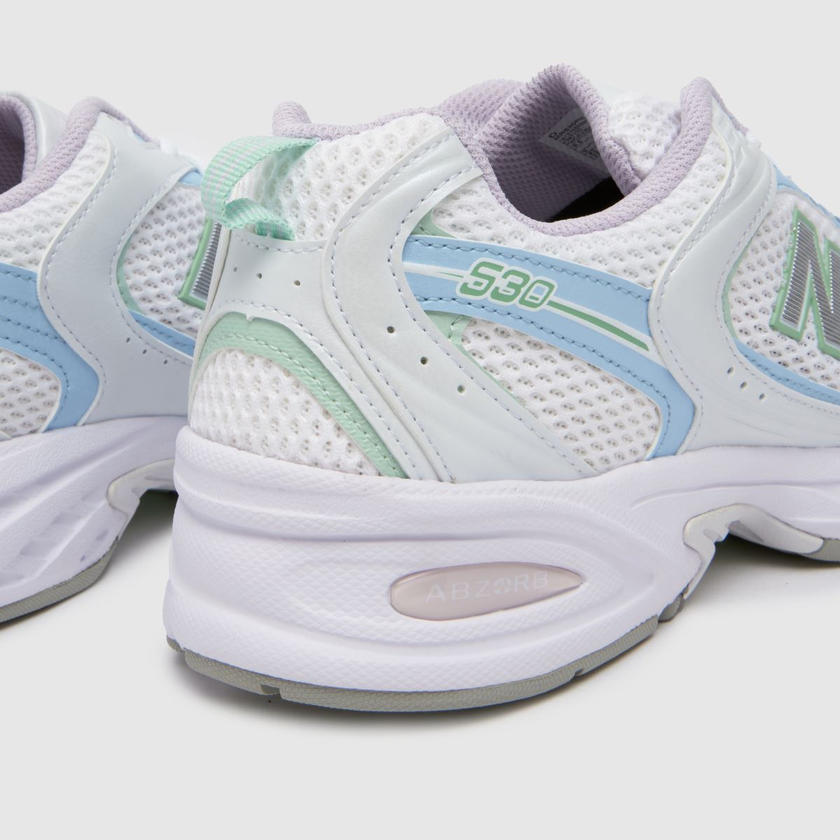 New Balance 530 träningsskor i vitt och flerfärgat blått