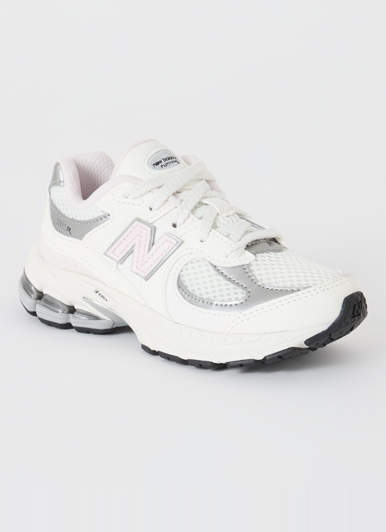 Teniși New Balance 2002R cu detalii din plasă