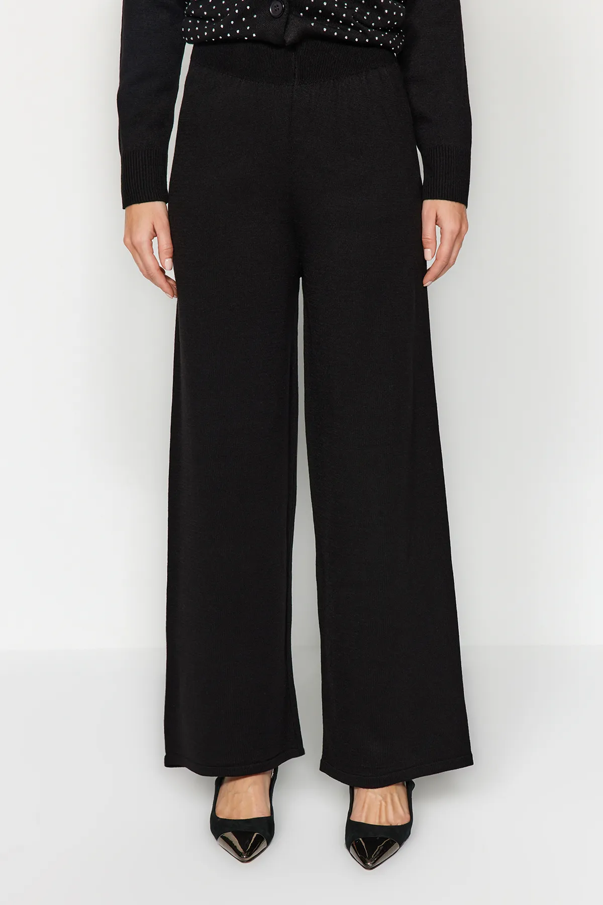 Trendyol Modest  Schwarzes Set aus Strickjacke und Hose mit Schmucksteinen, Oberteil und Unterteil TCTAW24US00079
