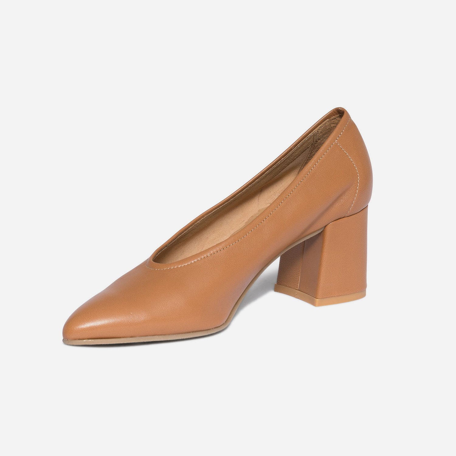 Escarpin camel en cuir à décolleté couvrant