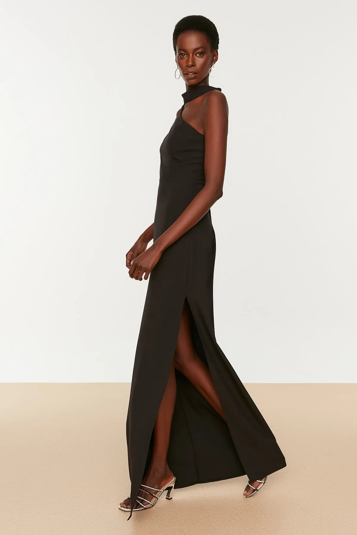 Trendyol Collection  Schwarzes gewebtes langes Abendkleid TPRSS20AE0048