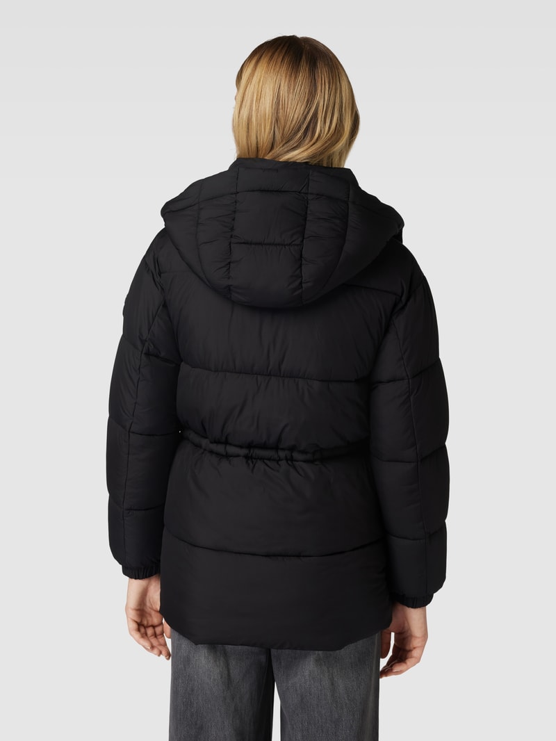 Steppjacke mit Kapuze in schwarz
