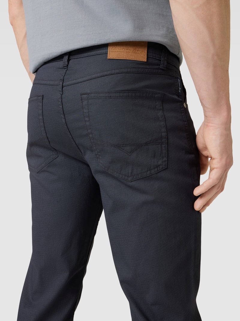 Stoffhose mit Eingrifftaschen in marineblau