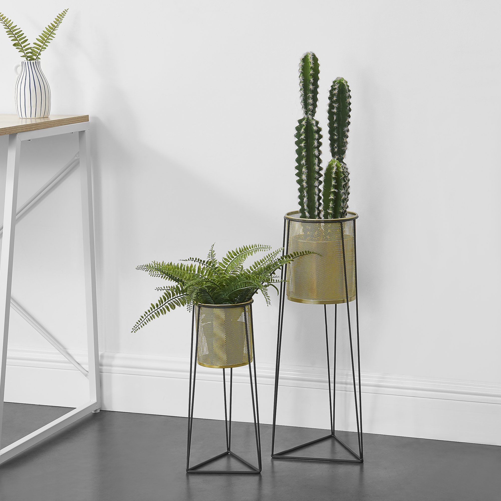 en.casa Blumenständer (2 St), Roosdaal Pflanzenständer 2er Set aus Metall Schwarz/Messingfarben