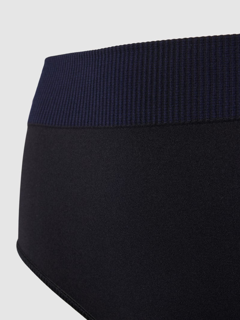 Slip mit Label-Detail Modell 'Ever Infused Aloe' in schwarz
