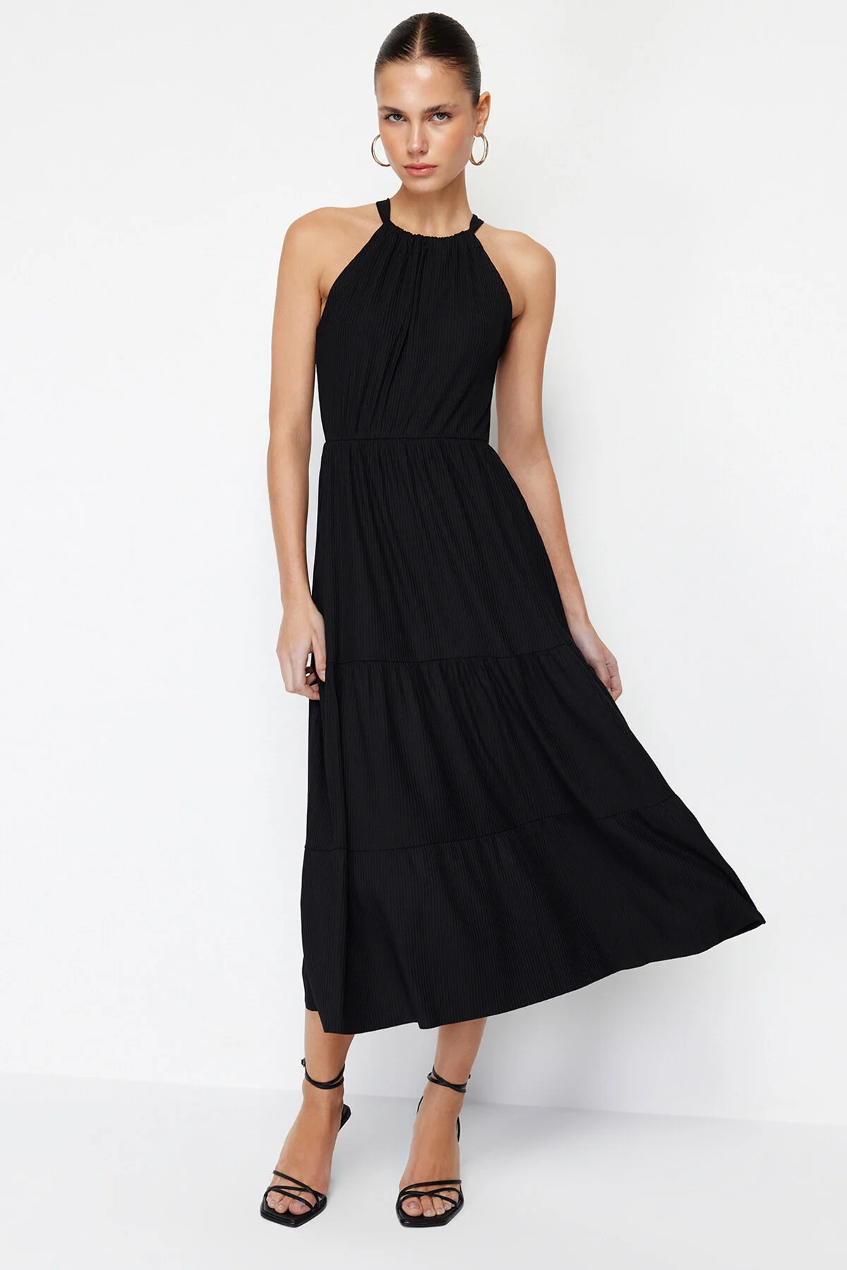 Trendyol Collection  Schwarz*001 Neckholder Bedrucktes A-Linien Maxi Strick Maxikleid TWOSS23EL00705