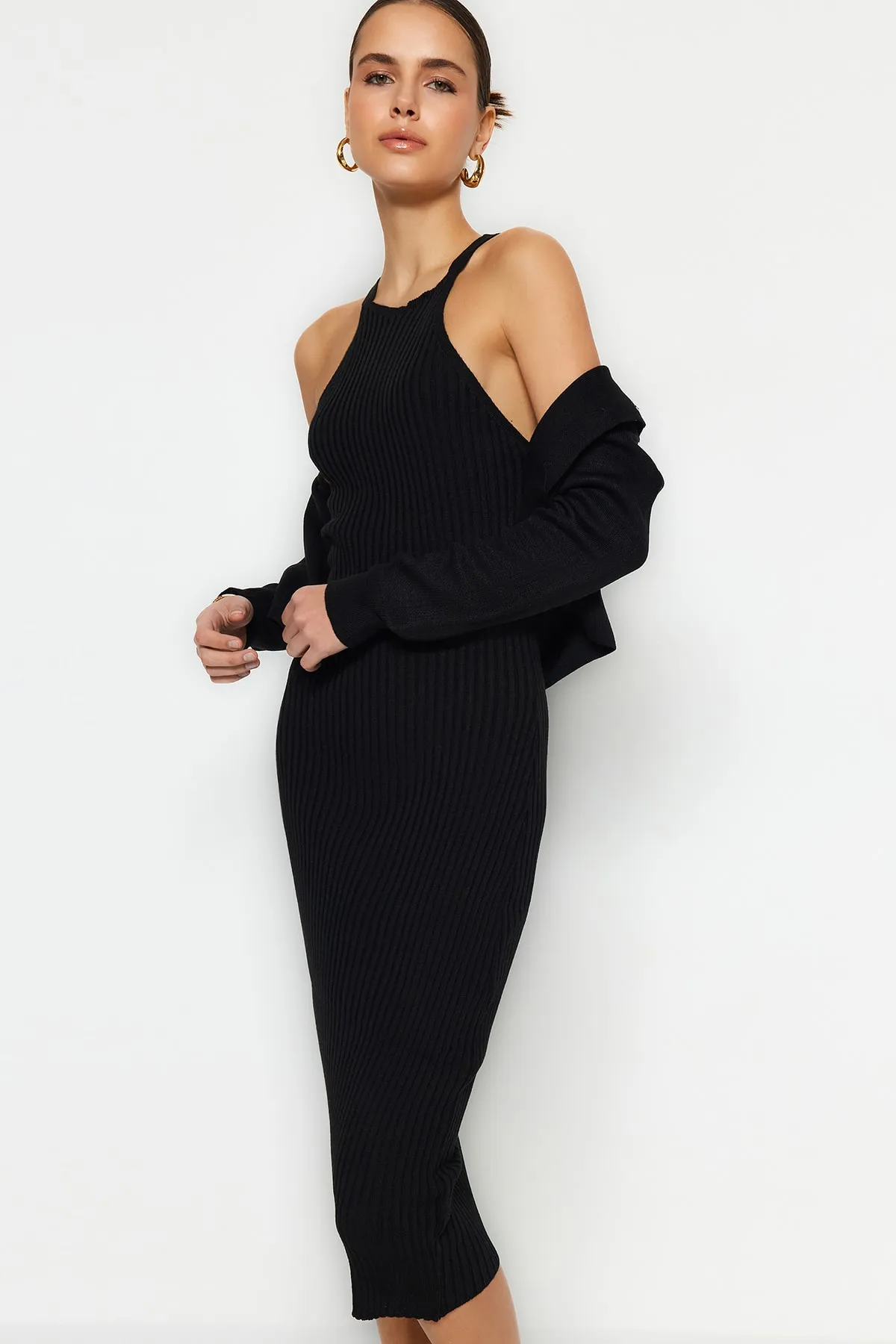 Trendyol Collection  Schwarzer Midi-Strick-Cardigan-Anzug TWOSS23EL00738