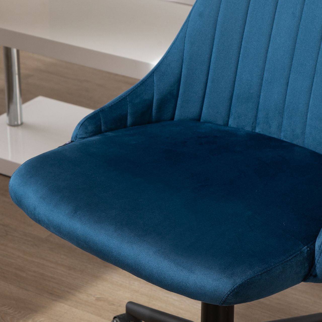 Vinsetto Bürostuhl Drehstuhl Schreibtischstuhl Ergonomisches Liniendesign höhenverstellbar 360° drehbar Schaumstoff Samtartiges Polyester Blau 50 x 58 x 77-87 cm