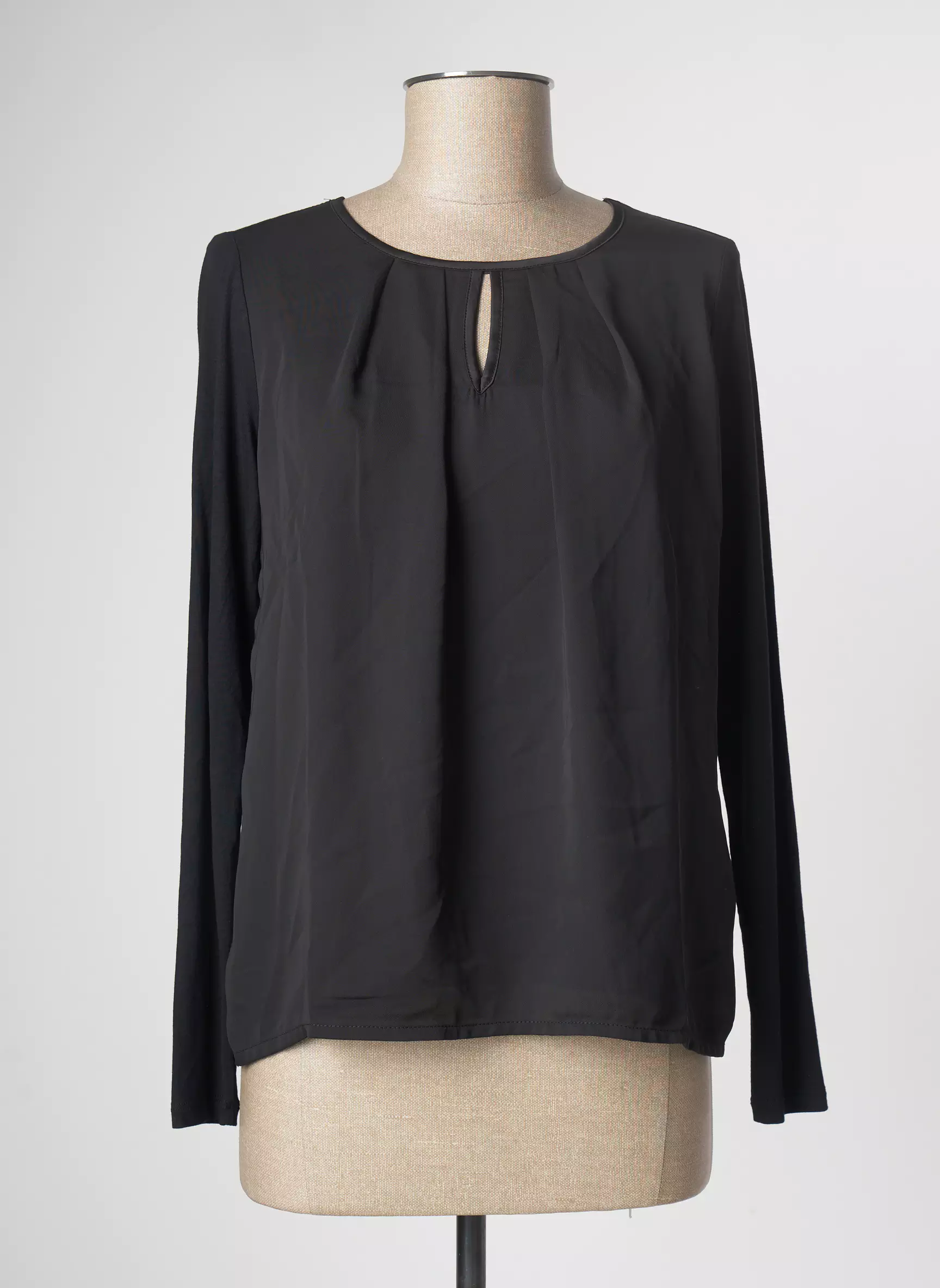 More   More Tops Femme couleur noir