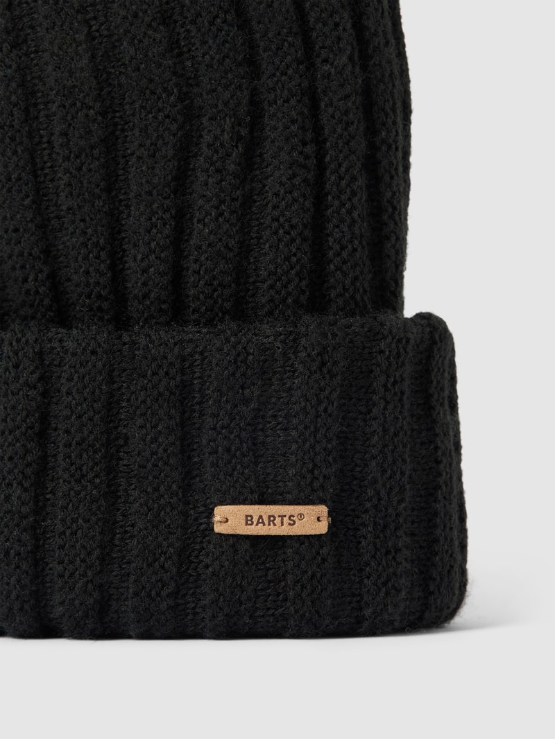 Beanie mit Label-Detail Modell 'Bayne' in schwarz