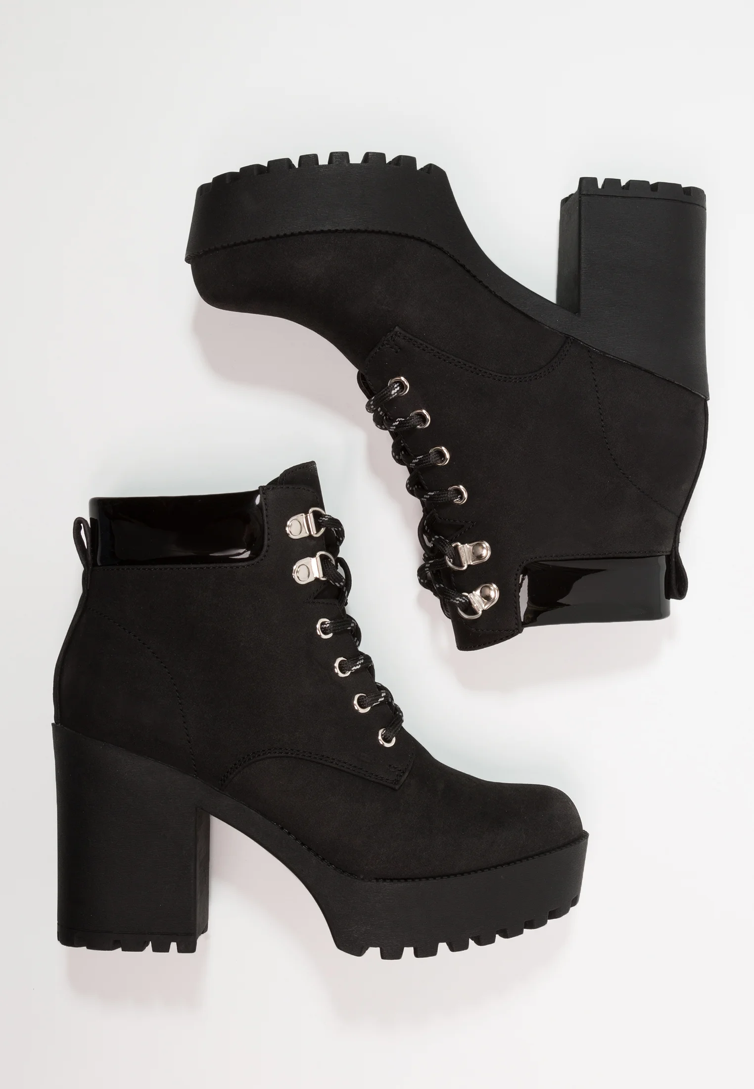 Botines de tacón par e impar