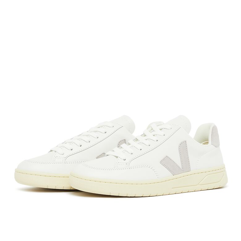 Veja V-12 extra-white light-grey