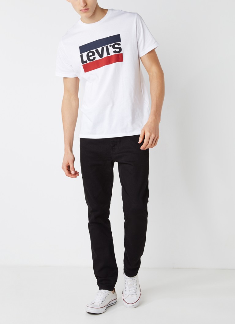 „Levi's 512“ aukštais, siaurėjančiais džinsais