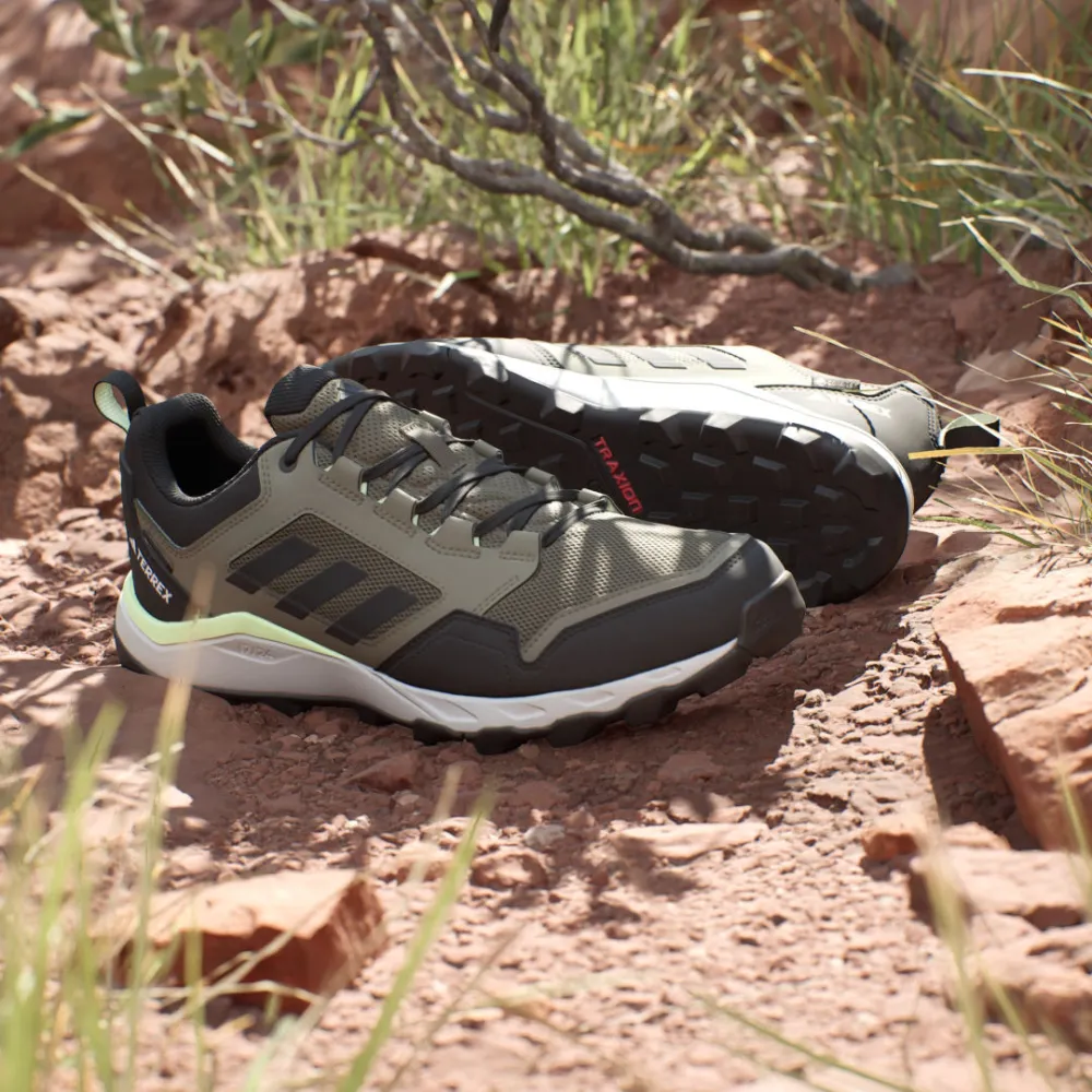 adidas Tracerocker IF0381 / grün