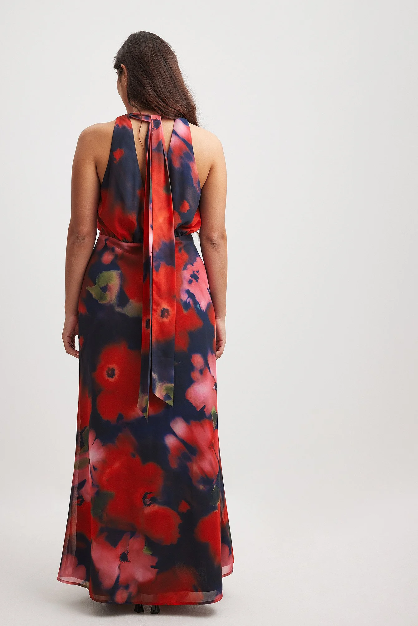 Maxi-Wickelkleid mit V-Ausschnitt