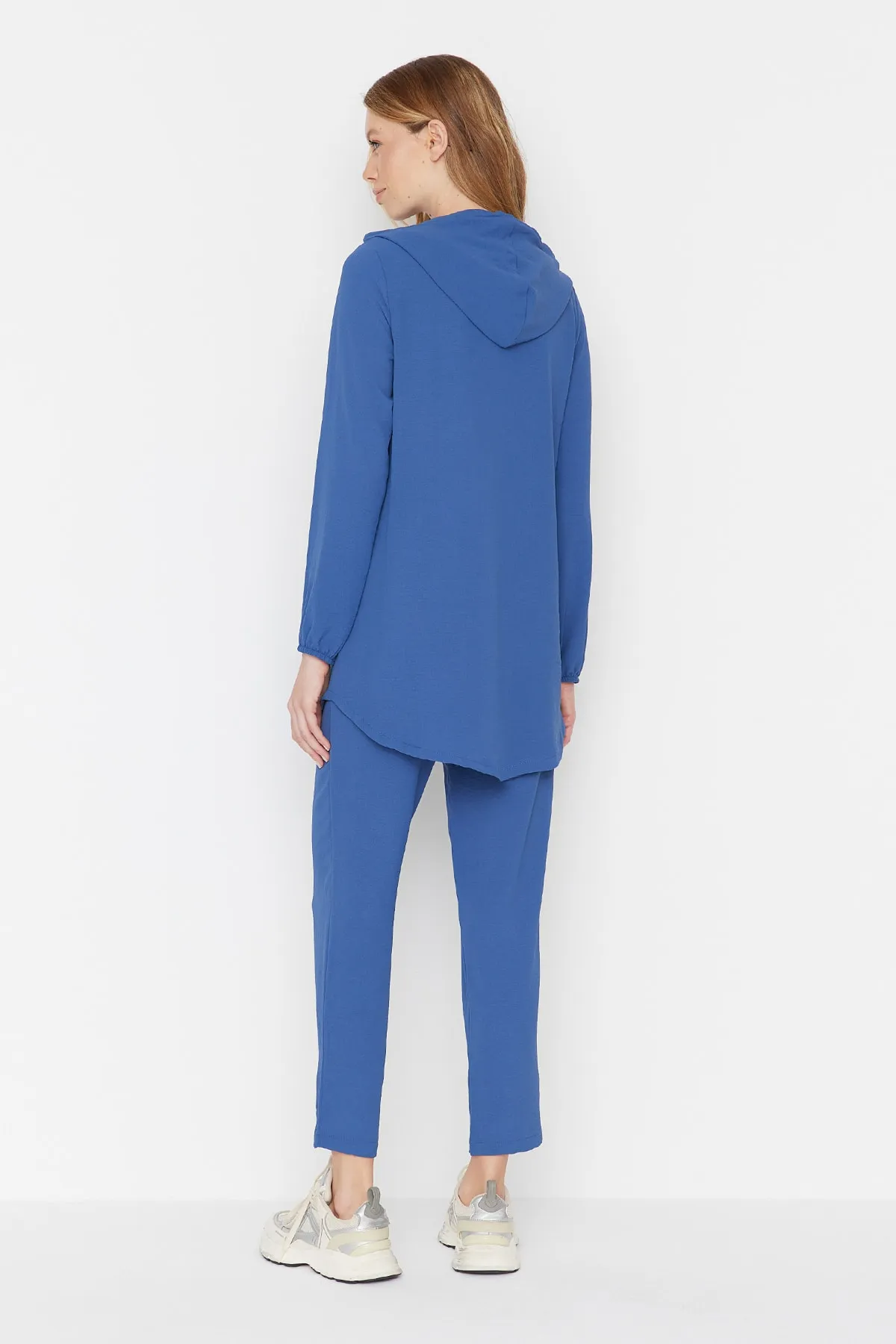 Trendyol Modest  Marineblaues Aerobin-Set aus Strickjacke und Hose – mit Kapuze und Reißverschluss TCTSS22US0026