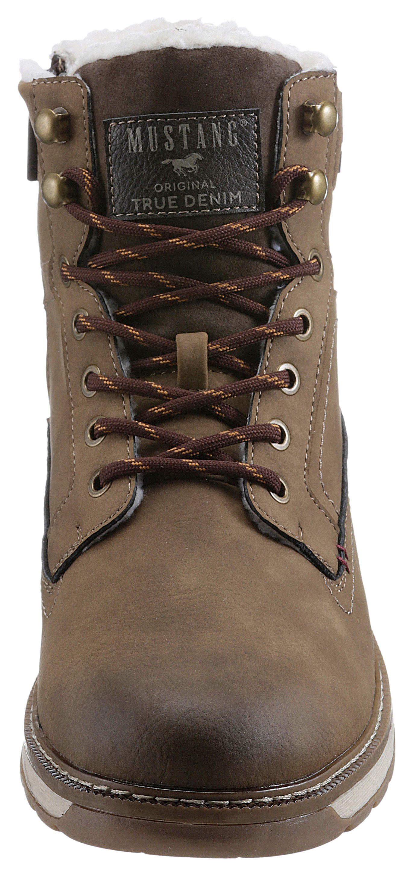Mustang Shoes Winterboots mit Niete und Ziernähten