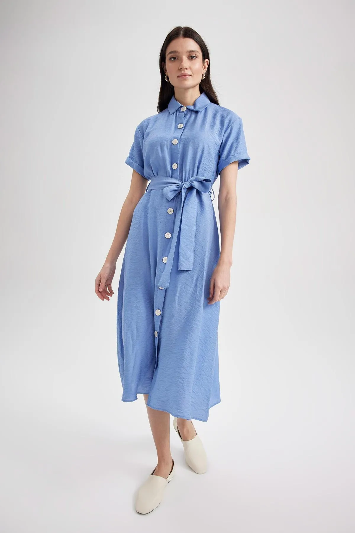 DeFacto  Kurzärmliges Midikleid in Leinenoptik mit Hemdkragen U6943az23sm
