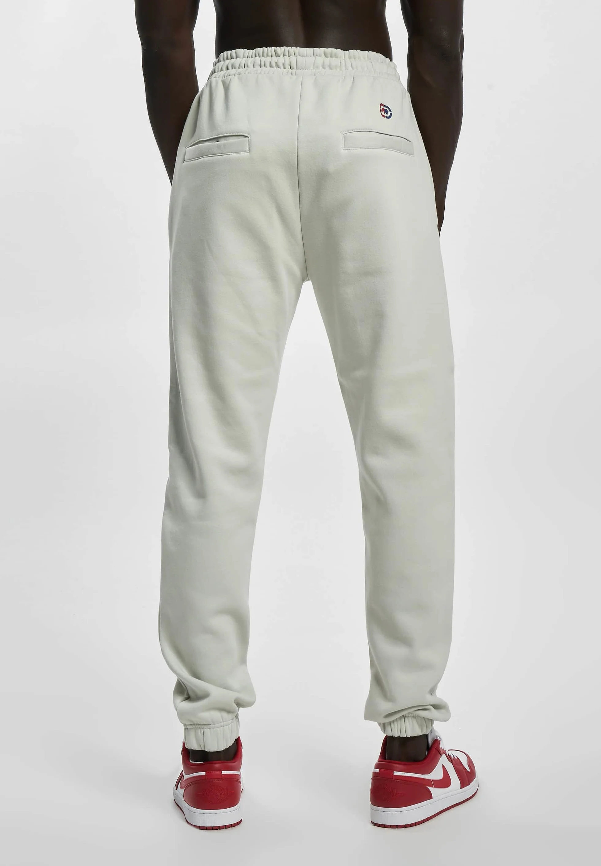 Pantalones deportivos ecko unltd.