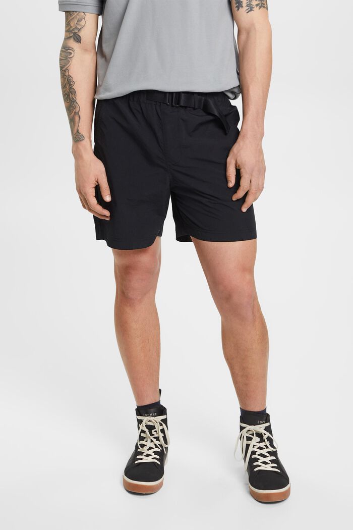 Shorts mit integriertem Gürtel
