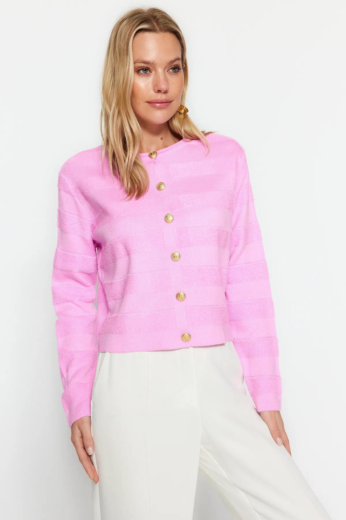 Trendyol Collection  Rosa Strickcardigan mit Rundhalsausschnitt TWOAW24HI00337