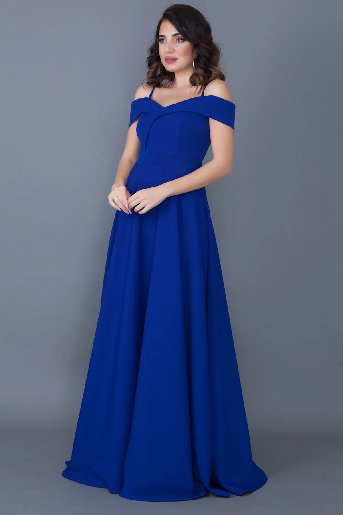 lovebox  Trägerloses, schulterfreies, zweireihiges, maxilanges Abendkleid in Saks-Blau