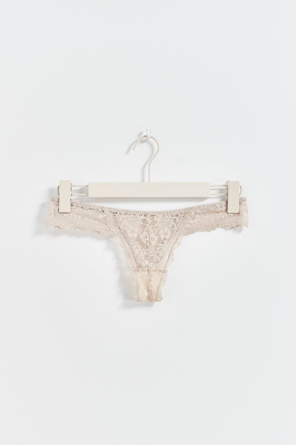 Lace thong