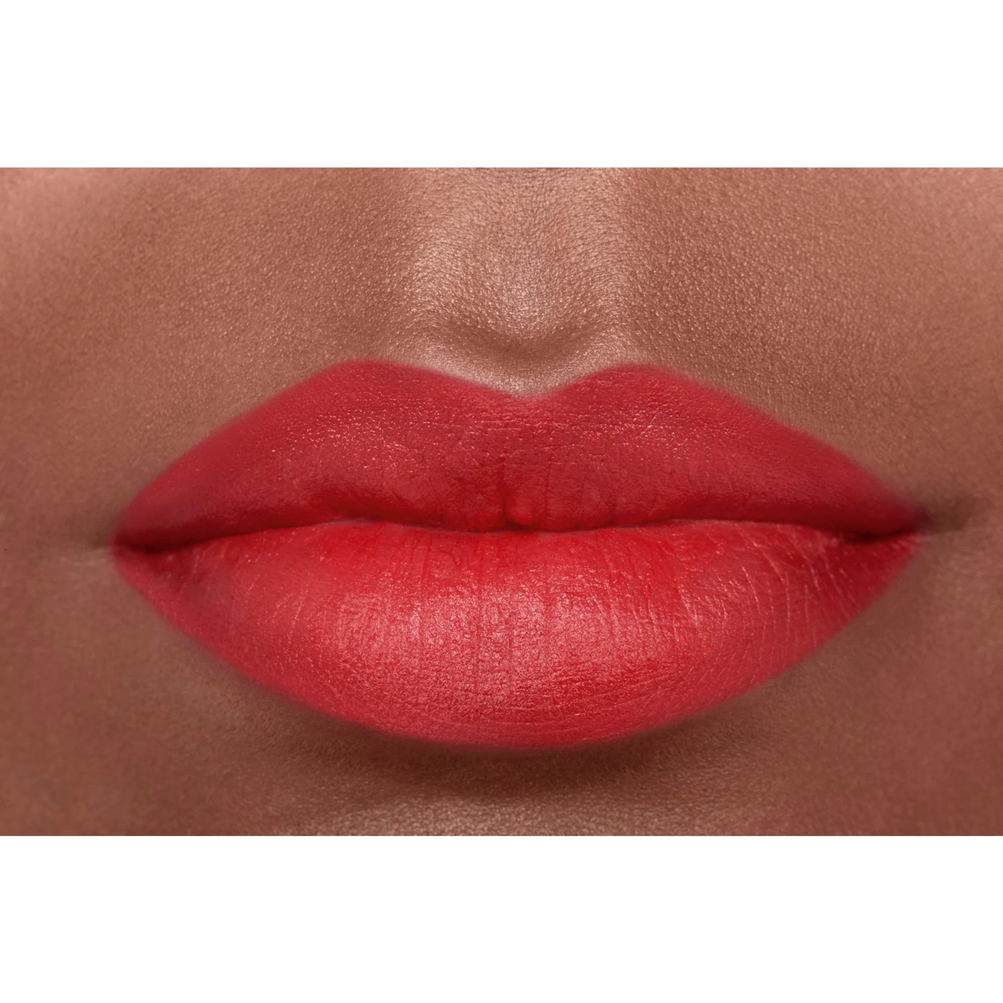 ROUGE ALLURE VELVET - EL LABIAL LUMINOSO Y TERCIOPELOSO