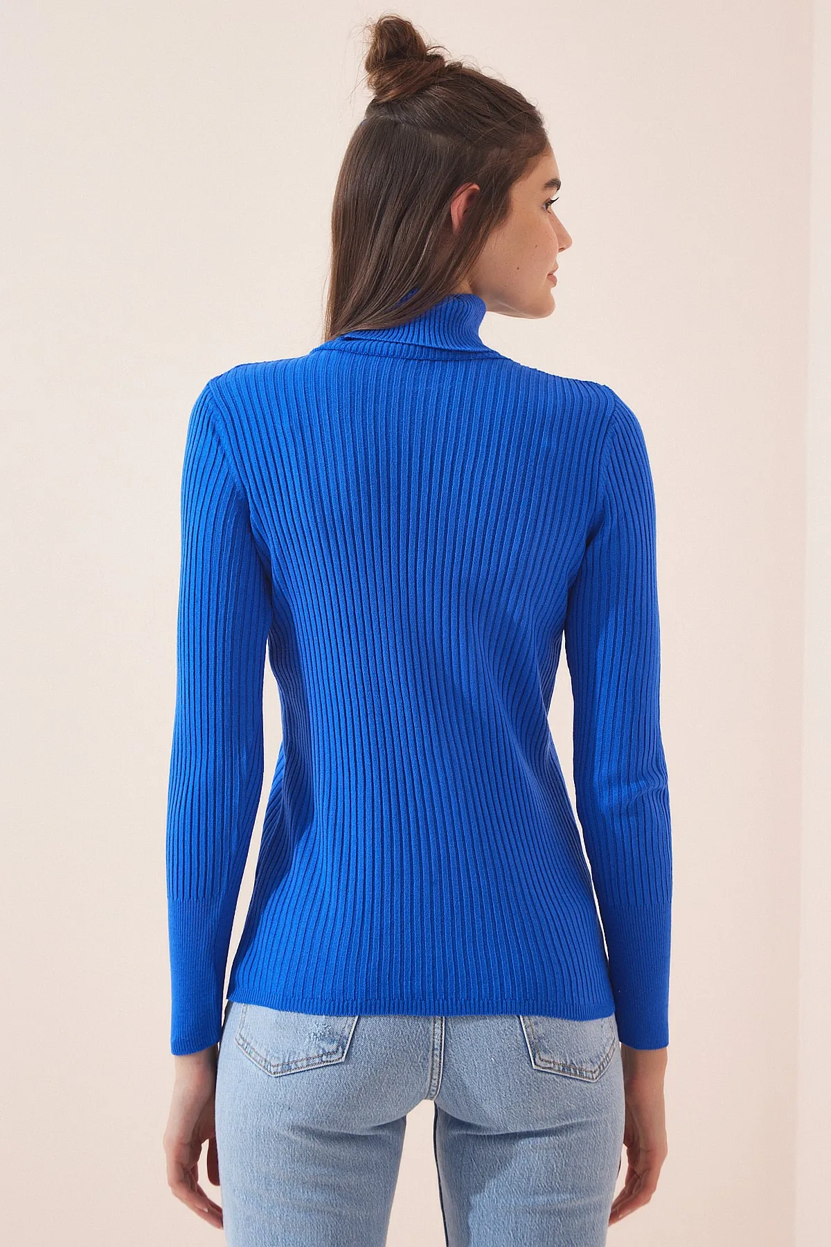 Happiness İstanbul  Hoch sitzender gerippter Lycra-Pullover in leuchtendem Blau für Damen DD01007